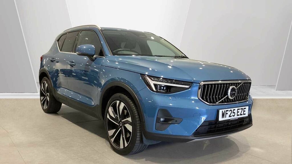 Volvo XC40 Ultra, B3 Mild Hybrid, Dark Black
