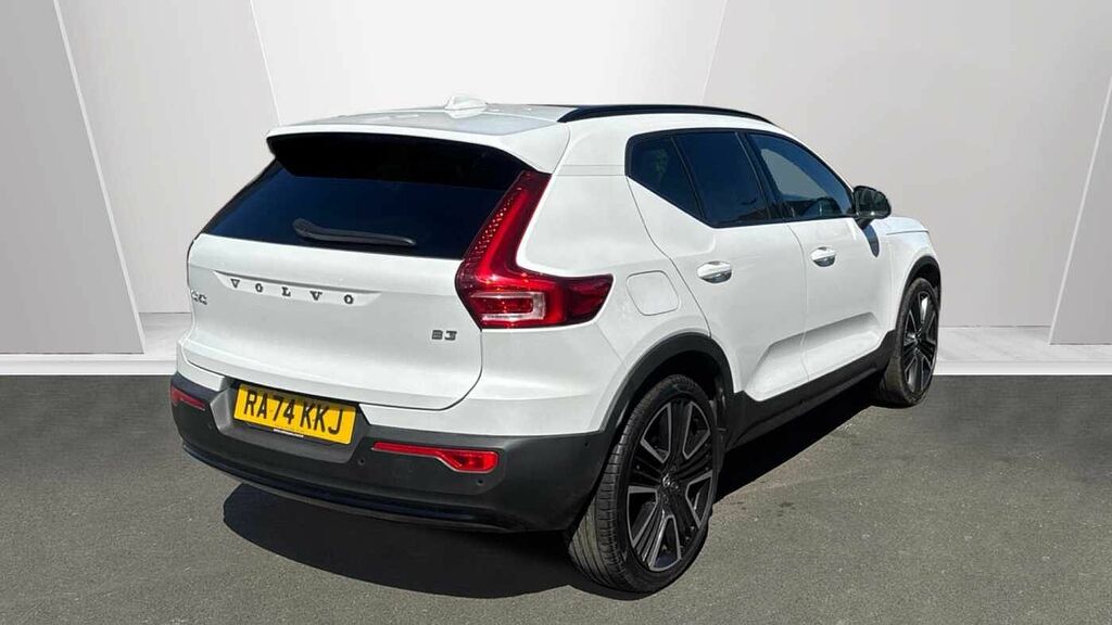 Volvo XC40 Ultra, B3 Mild Hybrid, Dark RA74KKJ White #2