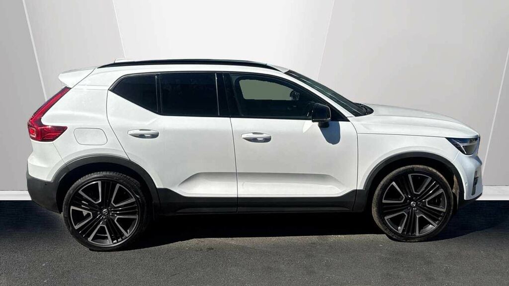 Volvo XC40 Ultra, B3 Mild Hybrid, Dark RA74KKJ White #3