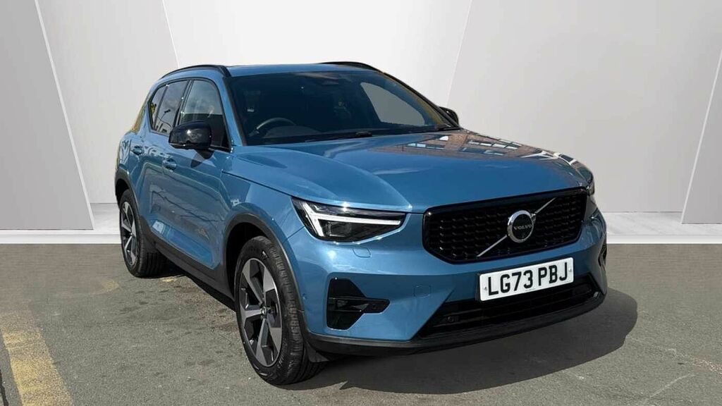 Volvo XC40 Ultimate, B3 Mild Hybrid, Dark Blue