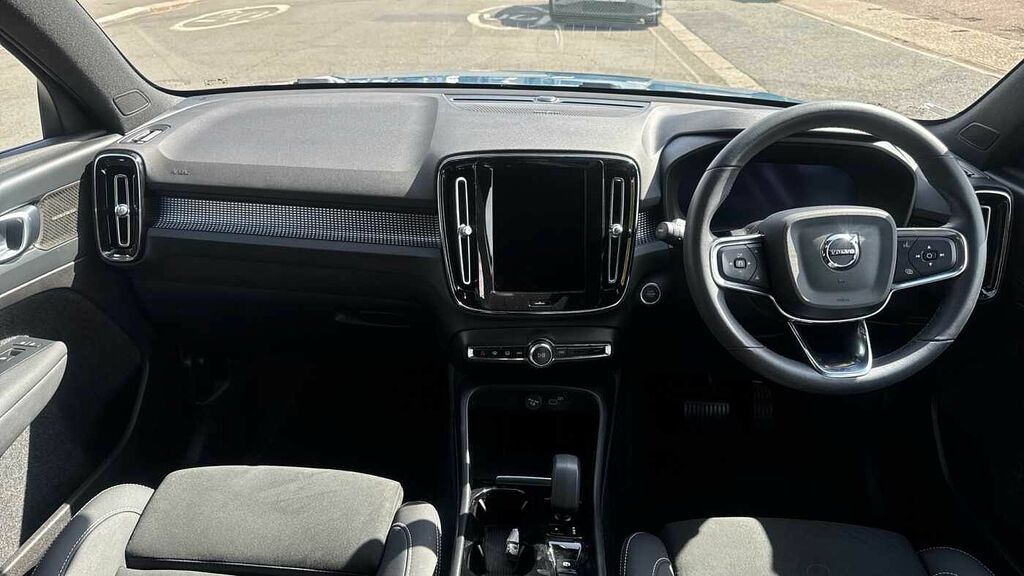 Volvo XC40 Ultimate, B3 Mild Hybrid, Dark LG73PBJ Blue #5
