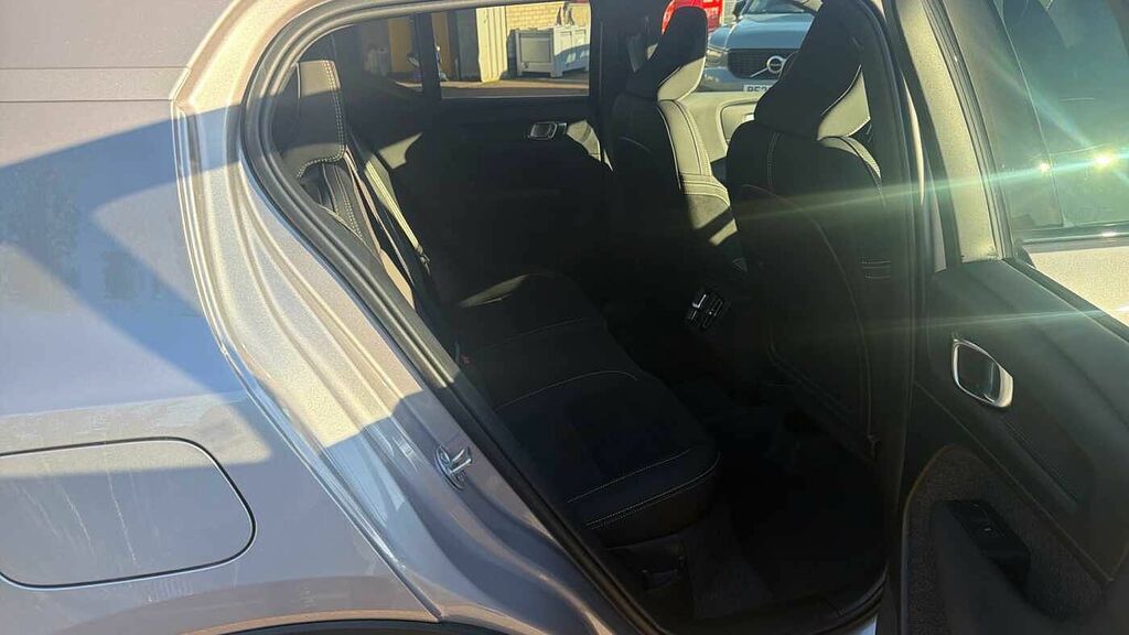Volvo XC40 Plus, B4 Mild Hybrid, Dark LR26GEJ Silver #6