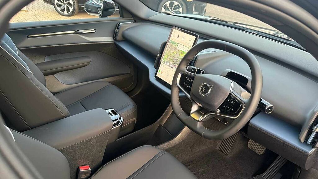 Volvo EX30 Core, Single Motor Extended Range, LR26GDV Black #4