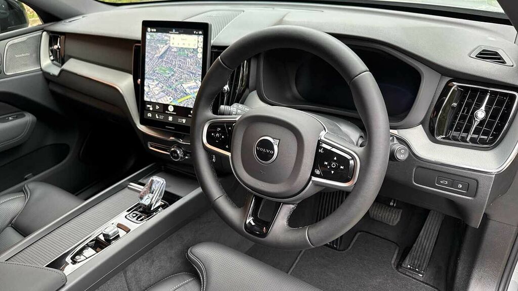 Volvo XC60 Black Edition Plus, T6 Awd Plug-in Hybrid, Electri LG26FVD Grey #4