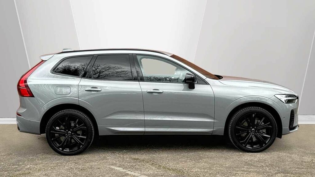 Volvo XC60 Black Edition Plus, T6 Awd Plug-in Hybrid, Electri LG26FVD Grey #3