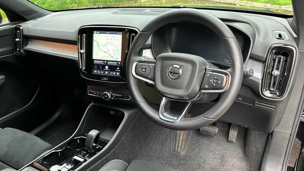 Volvo XC40 Black Edition Plus, B3 Mild Hybrid, MJ75JVA Black #4
