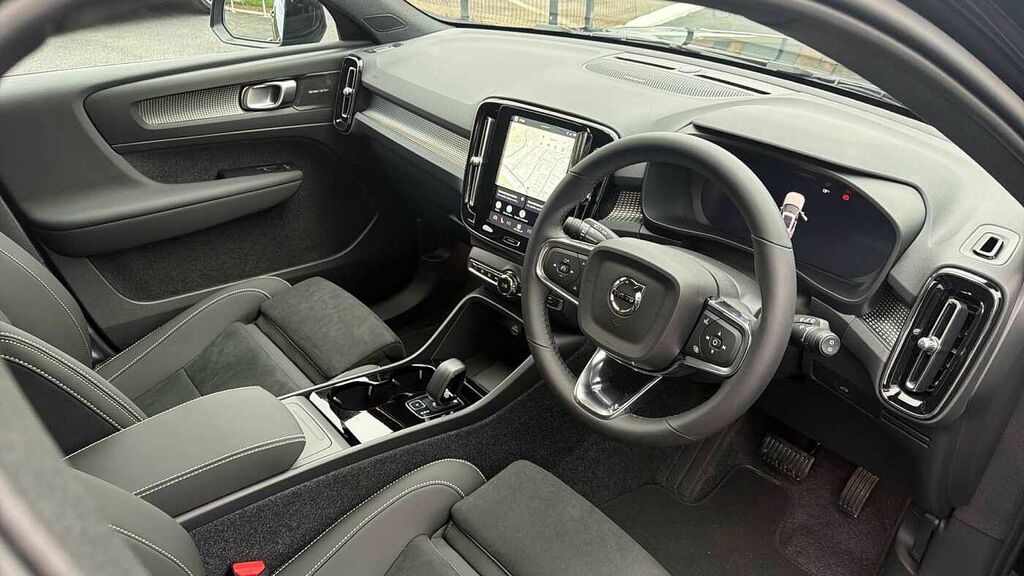Volvo EX40 Black Edition Ultra, Twin Motor Performance, Elect LR26GDZ Black #4