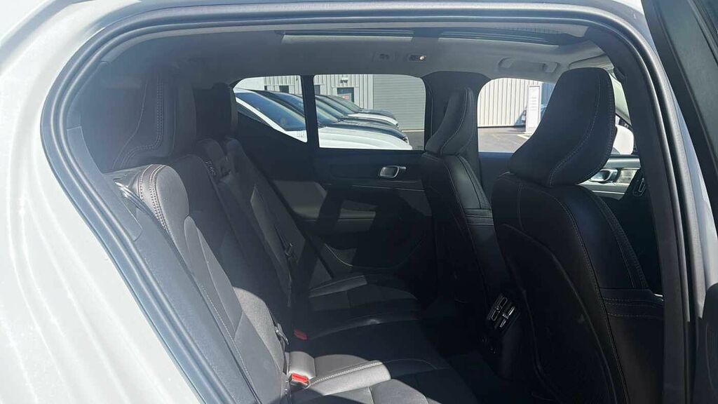 Volvo XC60 Recharge Inscription, T5 Plug-in Hybrid White #6