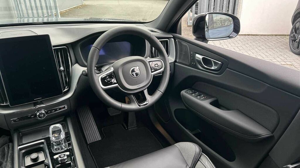 Volvo XC60 Black Edition Plus, T6 Awd Plug-in Hybrid, Electri RV26PZO Blue #5