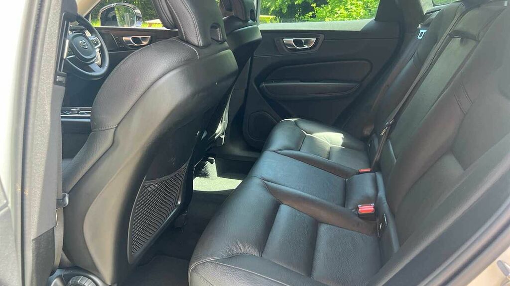 Volvo XC60 Plus, B5 Awd Mild Hybrid, Dark WD74EXL White #6