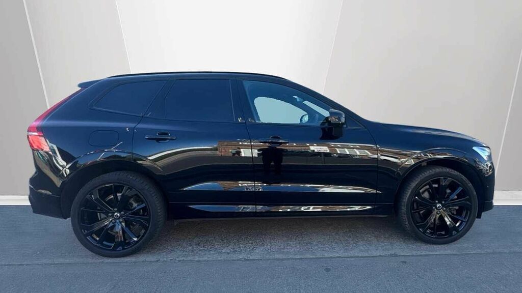Volvo XC60 Black Edition Plus, B5 Awd Mild Hybrid, YB74JOA Black #3