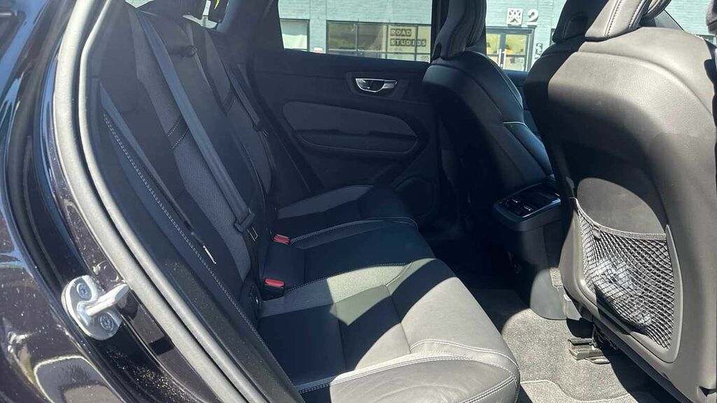 Volvo XC60 Black Edition Plus, B5 Awd Mild Hybrid, YB74JOA Black #6