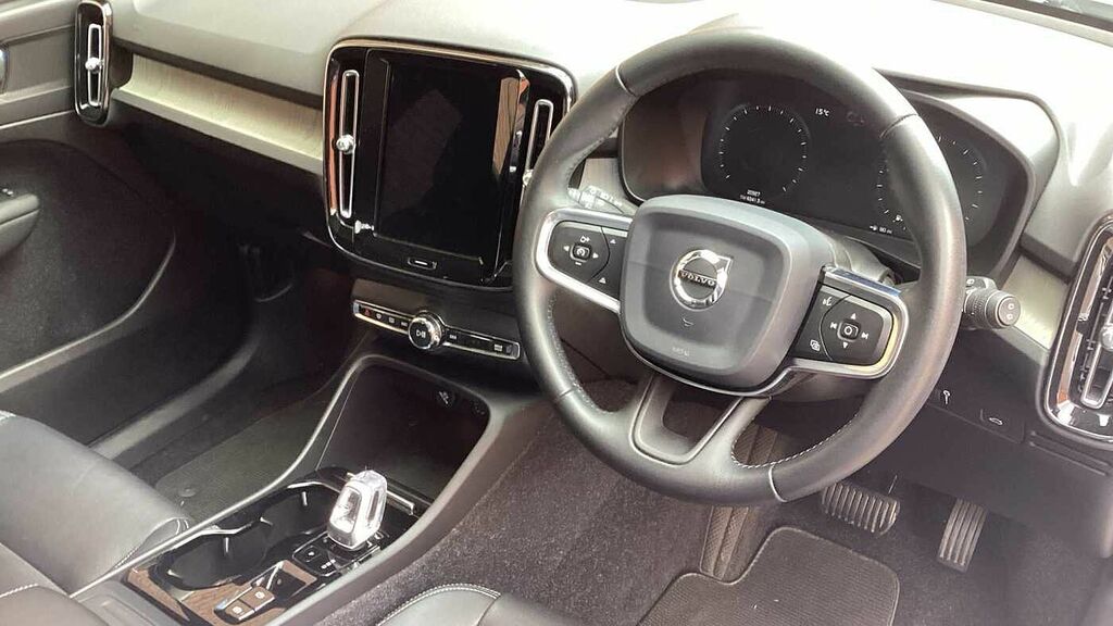 Volvo XC40 T3 Inscription AV20NXJ White #4