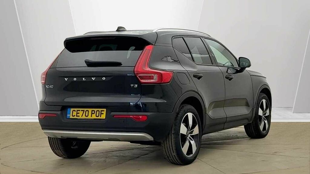 Volvo XC40 Momentum, T3 CE70POF Black #3
