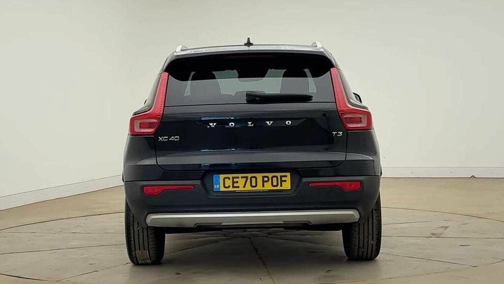 Volvo XC40 Momentum, T3 CE70POF Black #4