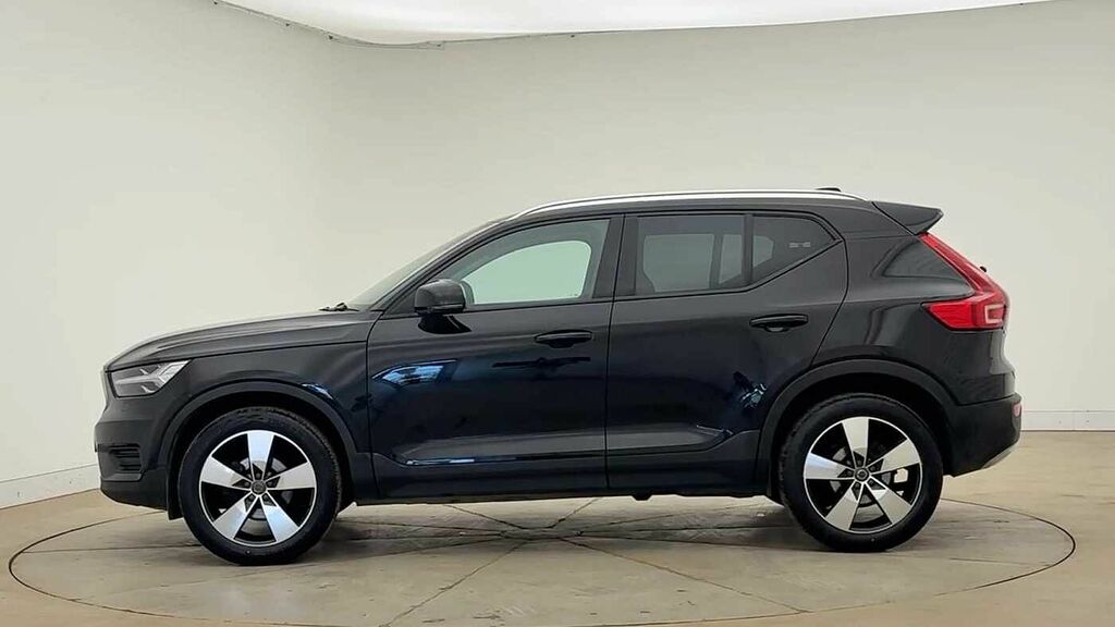 Volvo XC40 Momentum, T3 CE70POF Black #6