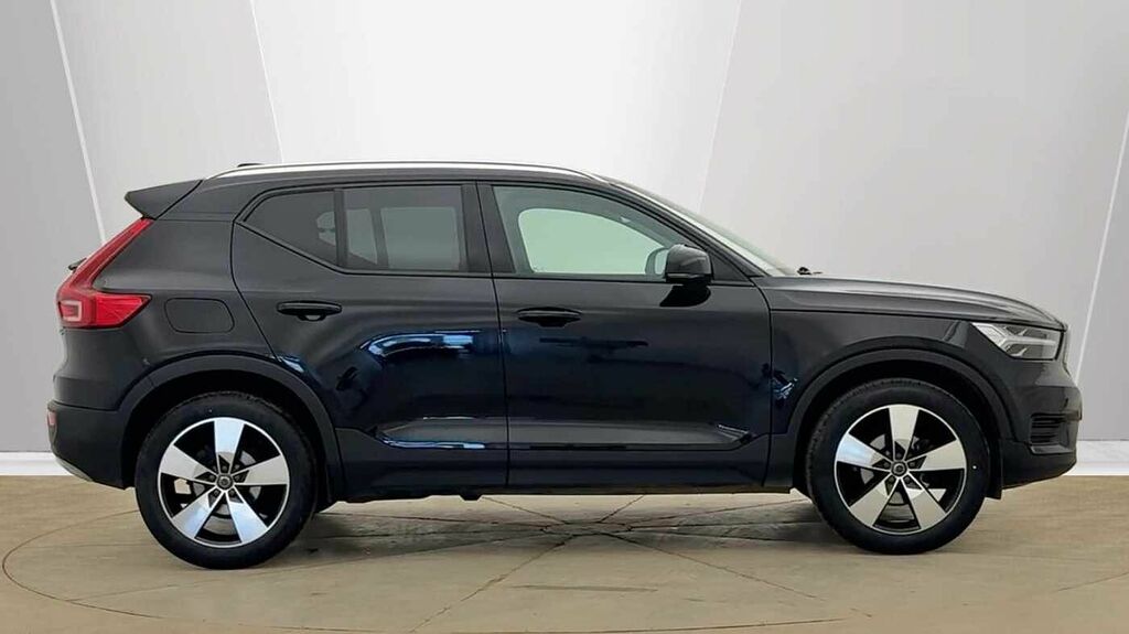 Volvo XC40 Momentum, T3 CE70POF Black #2