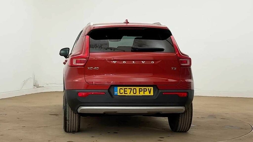 Volvo XC40 Momentum, T3 CE70PPV Red #4