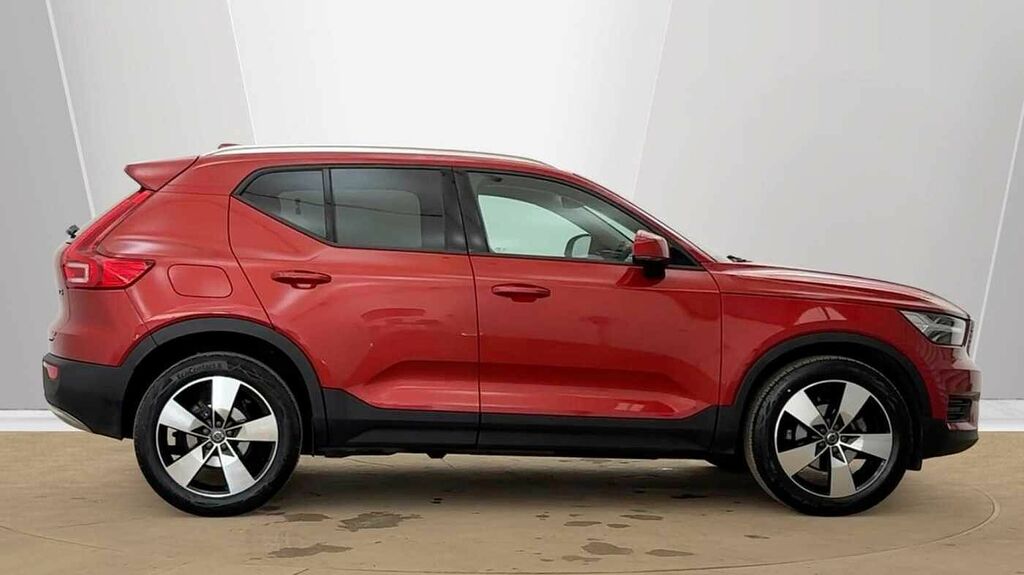 Volvo XC40 Momentum, T3 CE70PPV Red #2