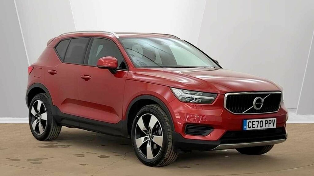 Volvo XC40 Momentum, T3 Red