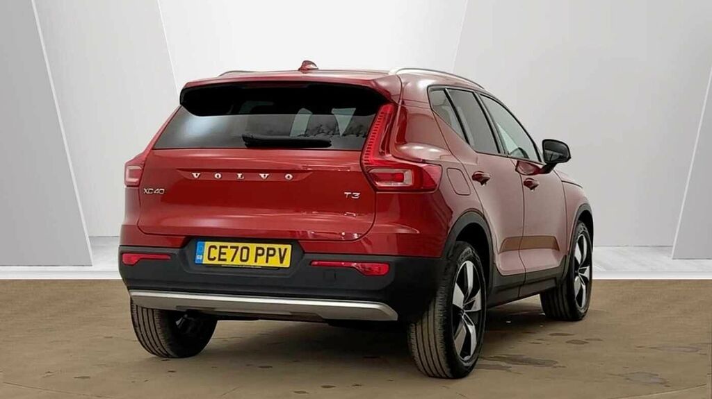 Volvo XC40 Momentum, T3 CE70PPV Red #3