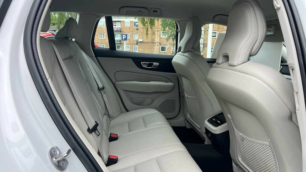 Volvo V60 Plus, B3 Mild Hybrid, Dark White #6