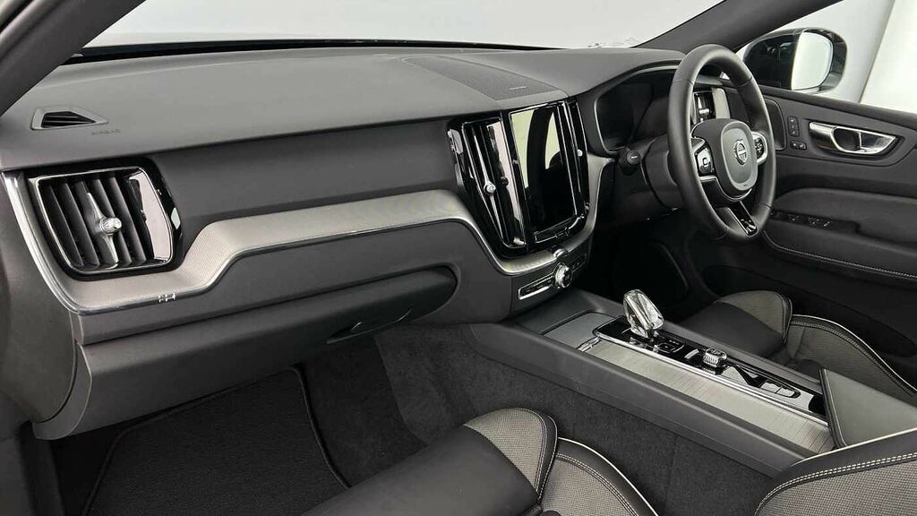 Volvo XC60 Plus, B4 Awd Mild Hybrid, Dark YY72HTF Grey #6