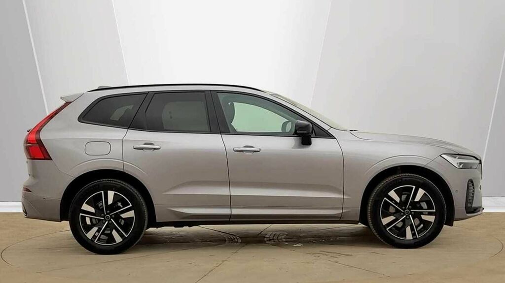 Volvo XC60 Plus, B5 Awd Mild Hybrid, Dark RJ25YJZ Silver #2