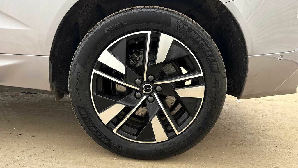 Volvo XC60 Plus, B5 Awd Mild Hybrid, Dark RJ25YJZ Silver #4