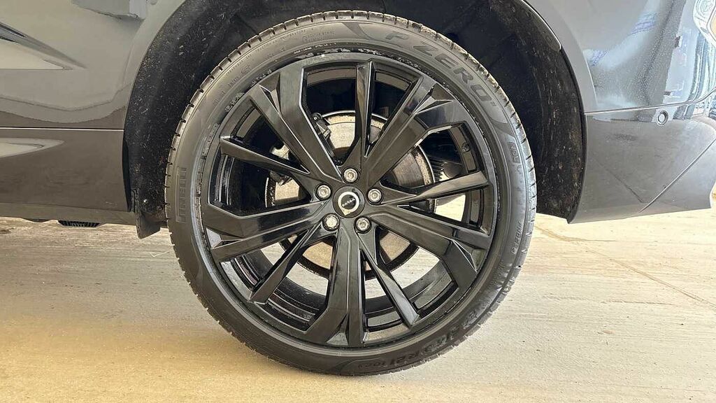 Volvo XC60 Black Edition Ultra, B5 Awd Mild Hybrid, RV25ZNM Black #4