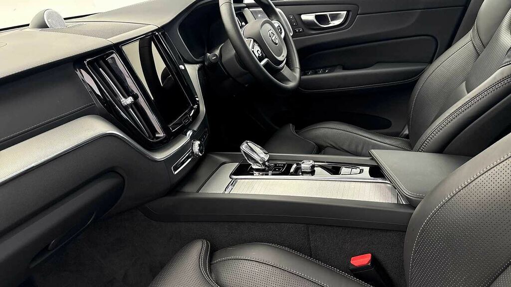 Volvo XC60 Black Edition Ultra, B5 Awd Mild Hybrid, RV25ZNM Black #6