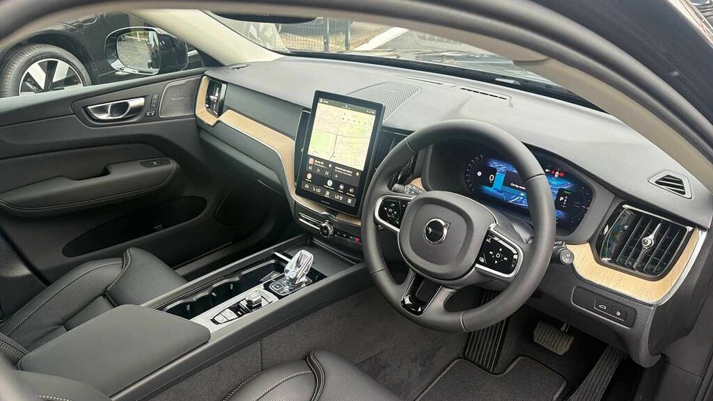 Volvo XC60 Plus, T6 Awd Plug-in Hybrid, Dark LS26PXW Black #4