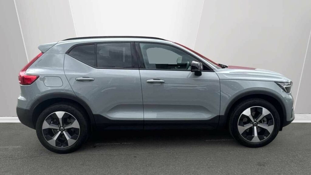 Volvo XC40 Plus, B4 Mild Hybrid, Dark RF25GZW Grey #3