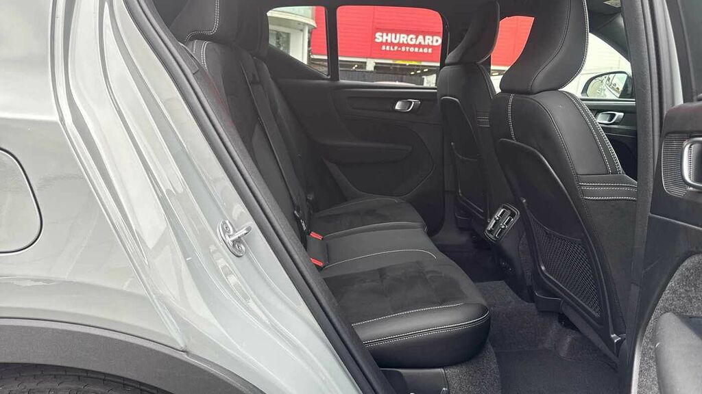 Volvo XC40 Plus, B4 Mild Hybrid, Dark RF25GZW Grey #6
