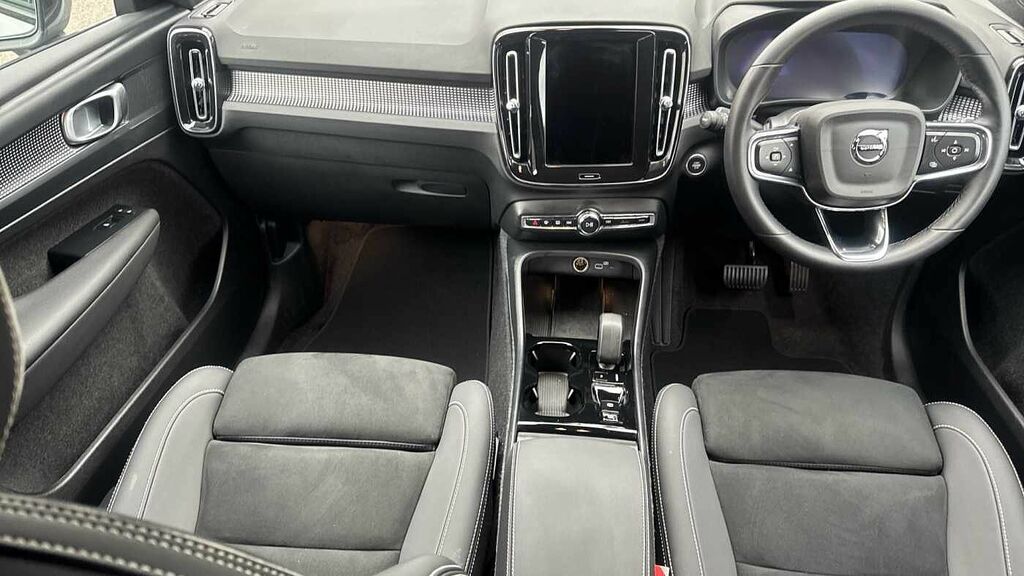 Volvo XC40 Plus, B4 Mild Hybrid, Dark RF25GZW Grey #5