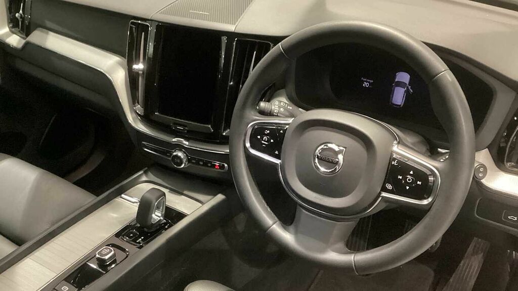 Volvo XC60 Plus, B4 Mild Hybrid, Dark CF72NHE White #4