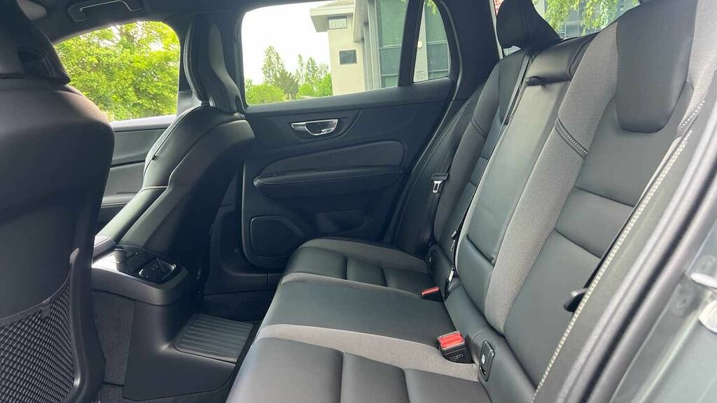 Volvo V60 Plus, T6 Awd Plug-in Hybrid, Dark  #6