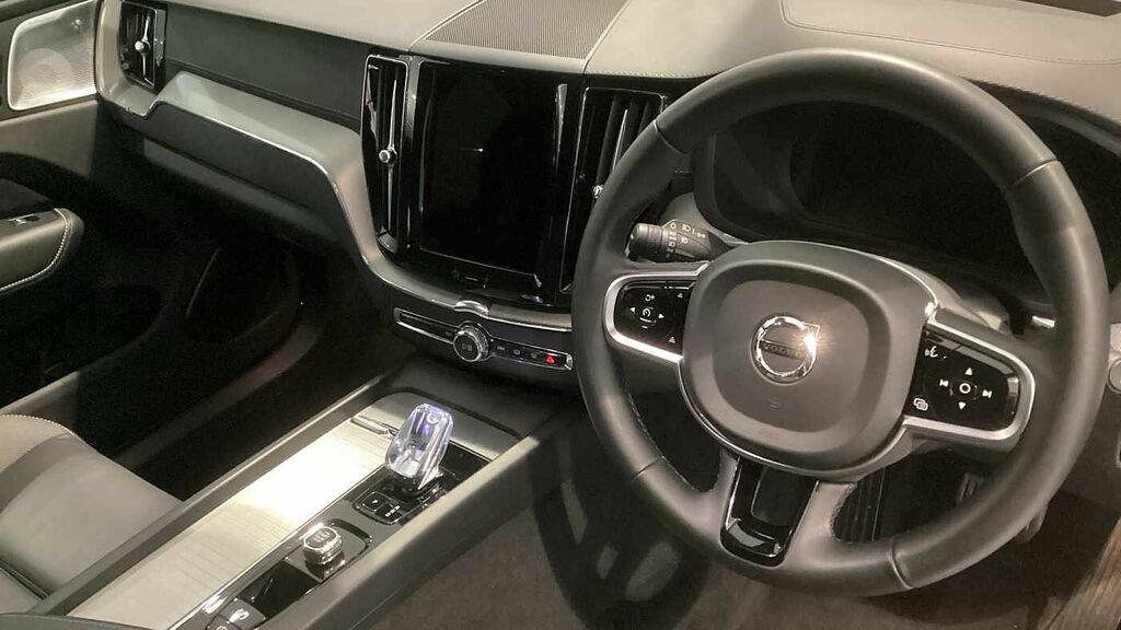 Volvo XC60 Ultra, B5 Awd Mild Hybrid, Dark RV25VXR Silver #4