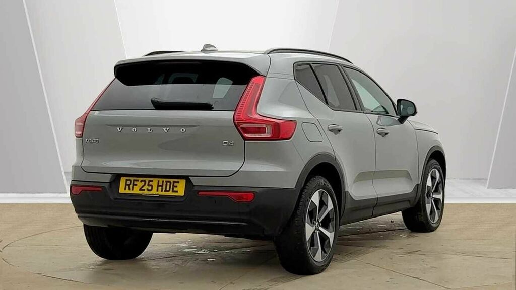Volvo XC40 Plus, B4 Mild Hybrid, Dark RF25HDE Grey #3