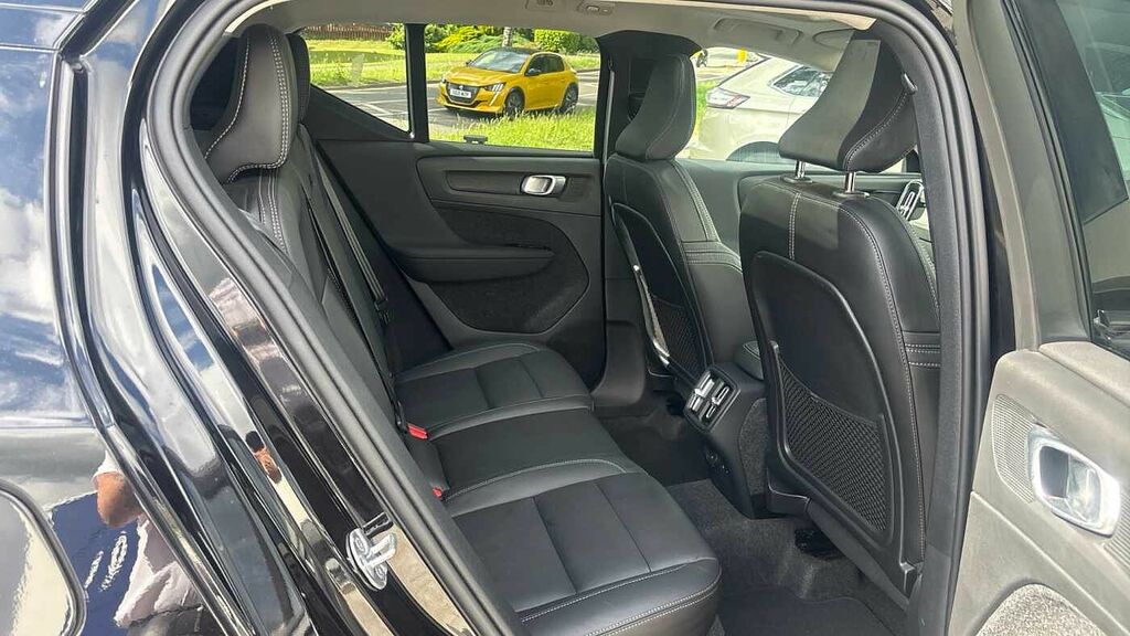 Volvo XC40 Ultra, B3 Mild Hybrid, Dark RV75TKN Black #6