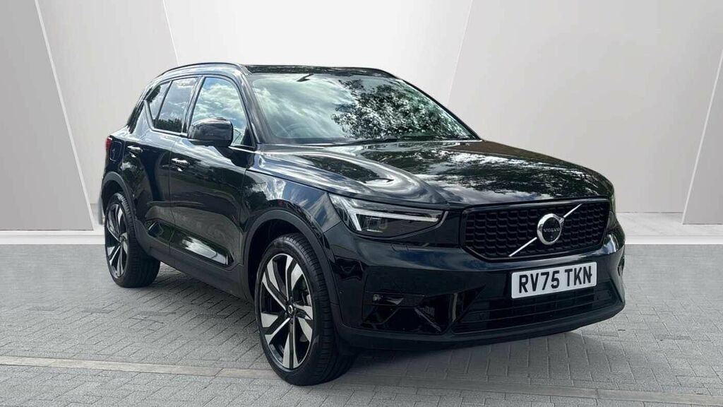Volvo XC40 Ultra, B3 Mild Hybrid, Dark Black