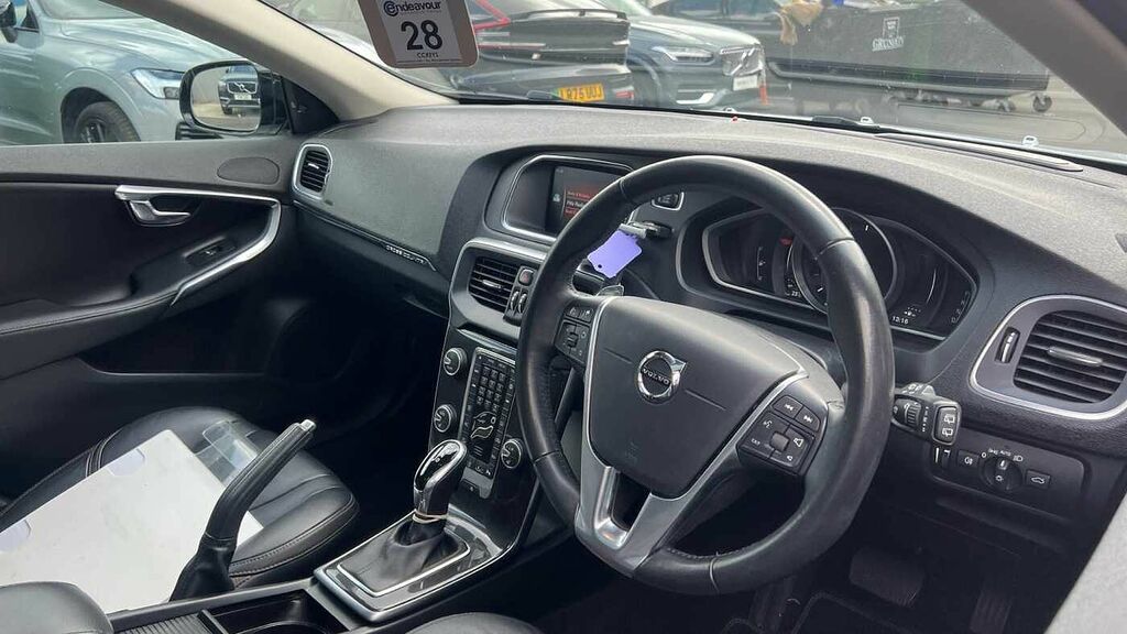 Volvo V40 D3 Pro White #4
