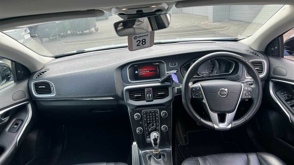 Volvo V40 D3 Pro White #5