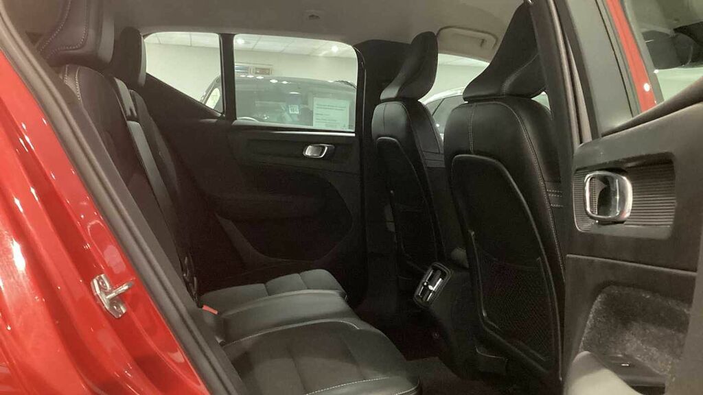 Volvo XC40 D3 Momentum HX68HVO Red #6