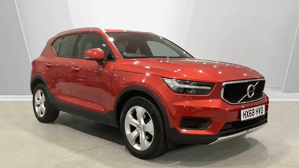 Volvo XC40 D3 Momentum Red