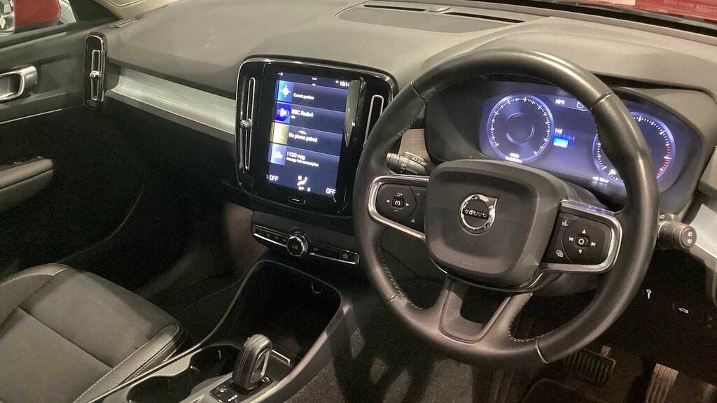 Volvo XC40 D3 Momentum HX68HVO Red #4