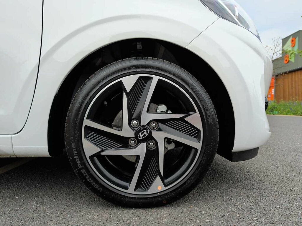 Hyundai I10 1.2 79 Premium Nav LM26XCA White #5