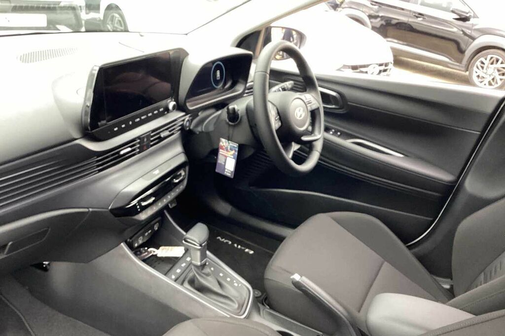Hyundai Bayon 1.0 Tgdi 90 Tech Line Dct LM26UJG White #2