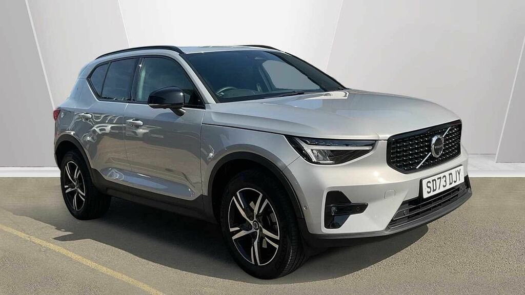 Volvo XC40 Plus, B4 Mild Hybrid, Dark Silver