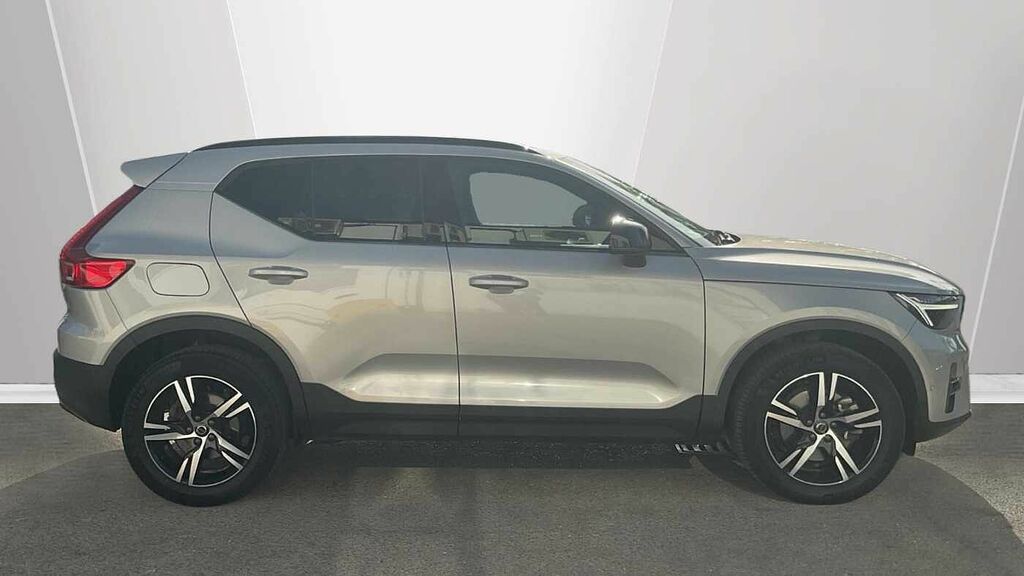 Volvo XC40 Plus, B4 Mild Hybrid, Dark SD73DJY Silver #3